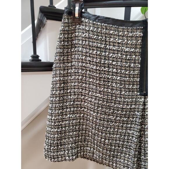 Halogen Women's Multicolor Acrylic Faux Leather Trim Back Zip Mini Skirt Size 2 - Picture 2 of 10
